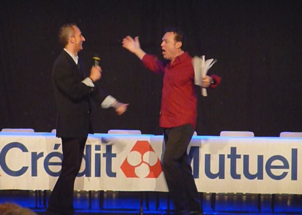 Guillaume Bloch avec Julien Lepers lors d'une session de Question pour un Champion au parc expo de Mulhouse