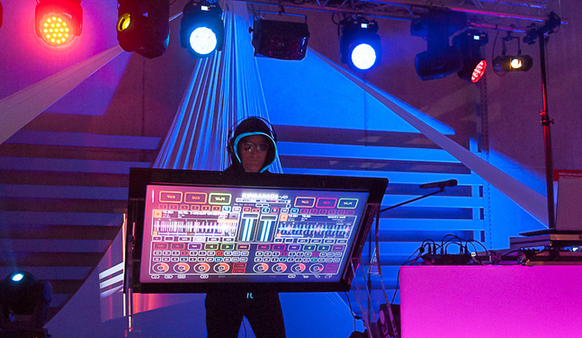 Guillaume Bloch DJ animant une soirée dans le Haut-Rhin